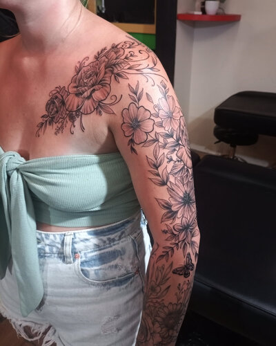 Anahata Ink Tattoo Kuta Bali - Sleeve Connecting Project With Botanical Tattoo Style and Flower